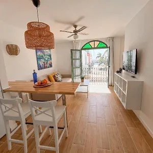 https://marina-n-296.in-canary-islands.com